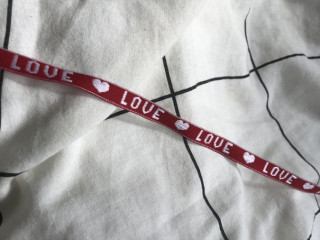 Afbeelding voor love lint rood(per meter)